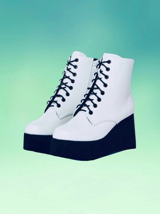 Current Mood Shoes - White Platform Boots - Women’s Size 10